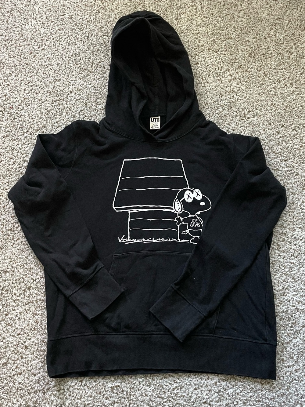 Uniqlo KAWS Peanuts Snoopy Hoodie Black Joe Kaws Doghouse Sweatshirt Size L